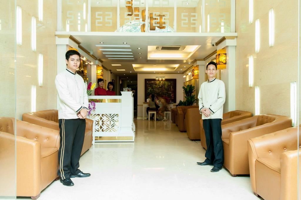 Aranya Hotel Hai Phong Bagian luar foto